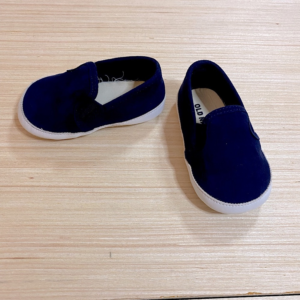 Old Navy baby Shoes Size5